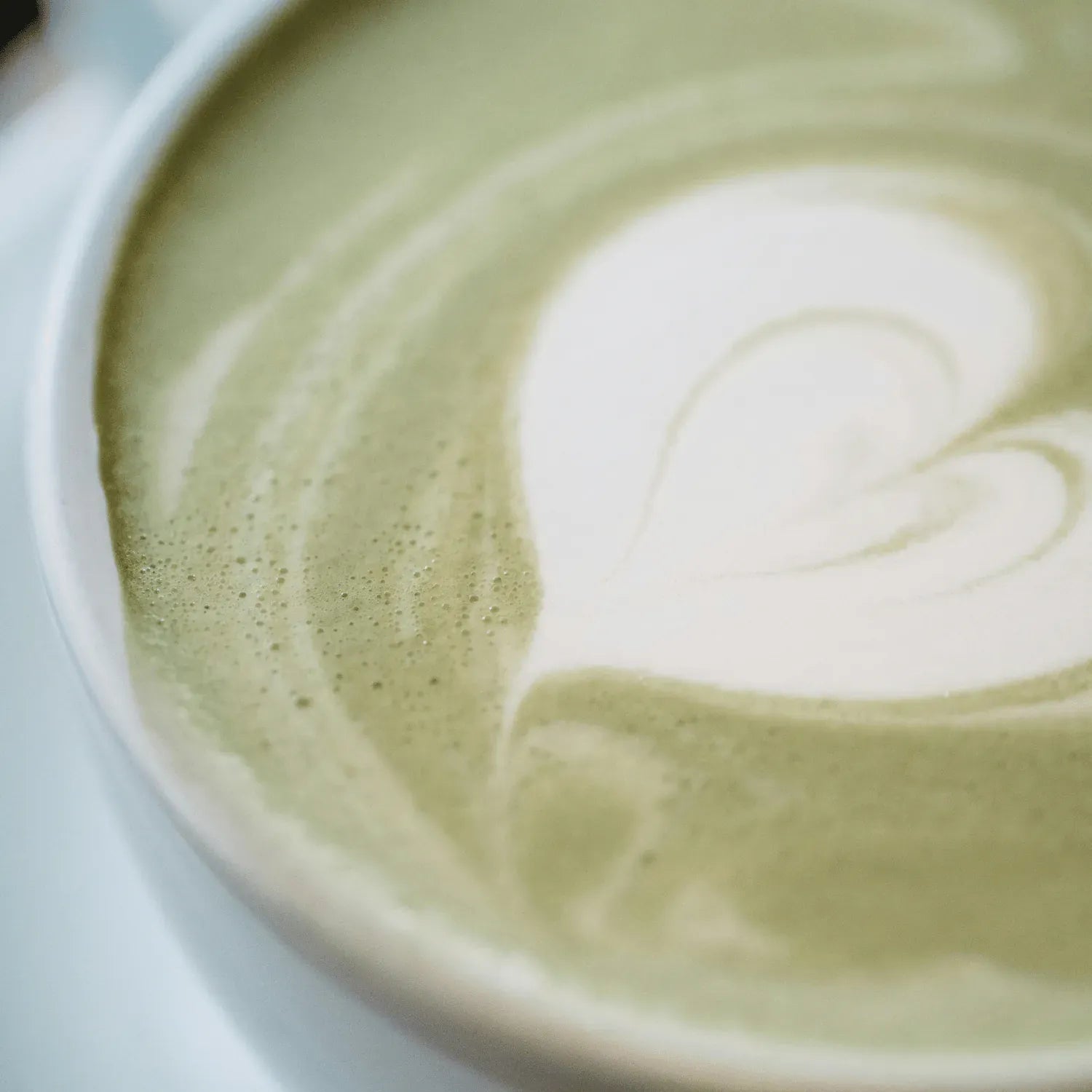 Beneficios del té matcha: todo lo que necesitas saber sobre esta bebida