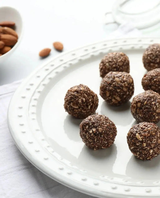 Bolitas energéticas con frutos secos y pasta de dátil - nutandme