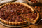 Pecan pie casera con pasta de dátil